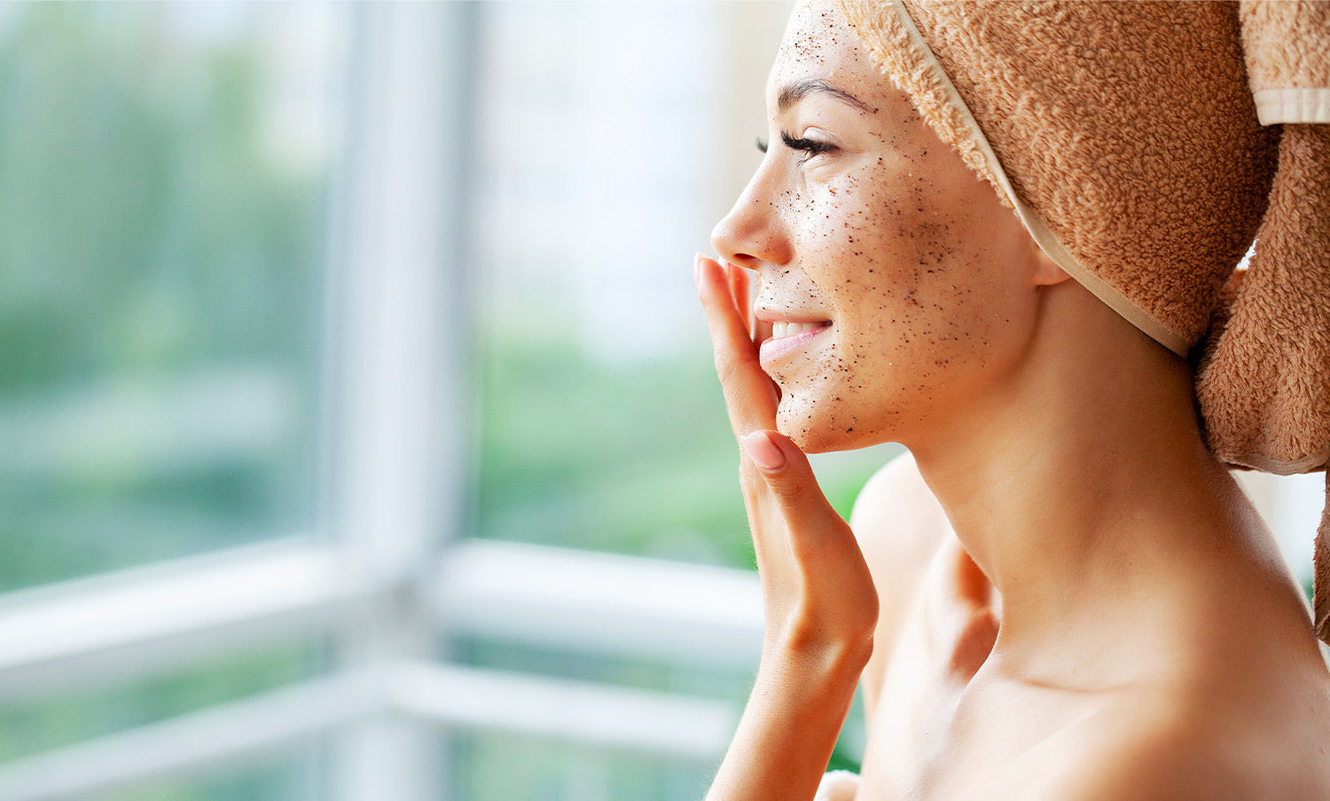 L'exfoliation : l'indispensable réflexe pour une peau neuve et lumineuse